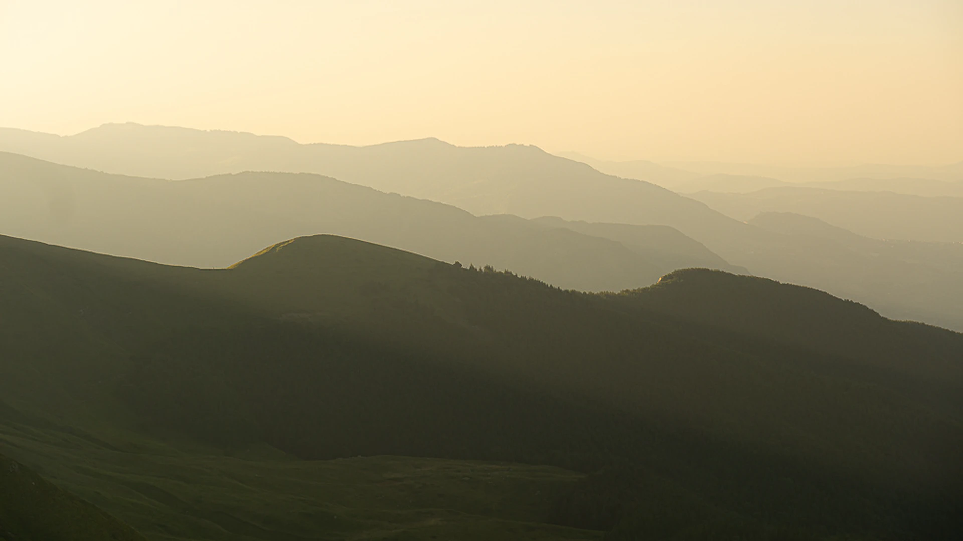 Prato Hiking Guide: Wild Trails 20–80 Min Away