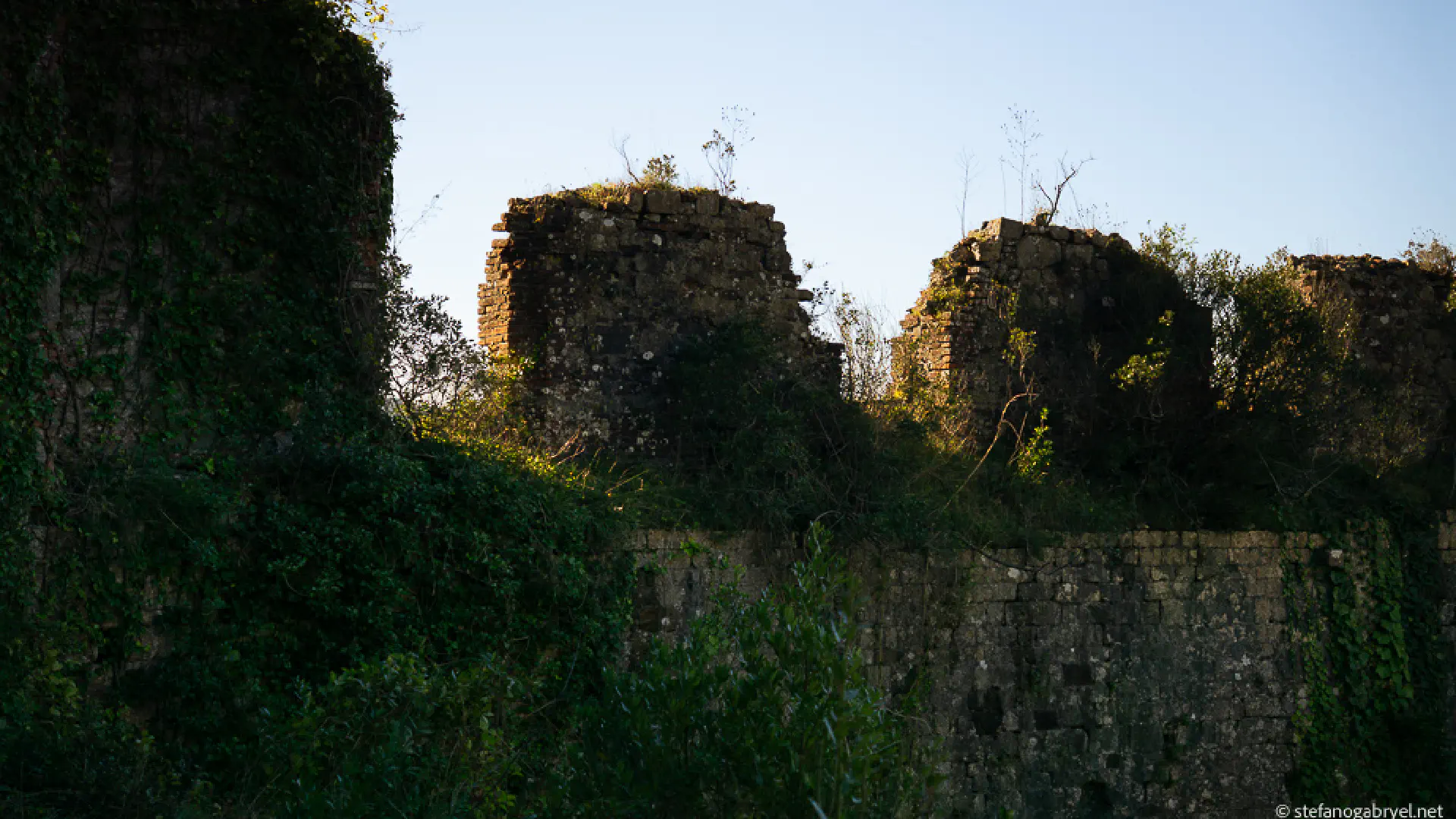 Car-Free Hikes Near Pisa and Lucca Train Stations