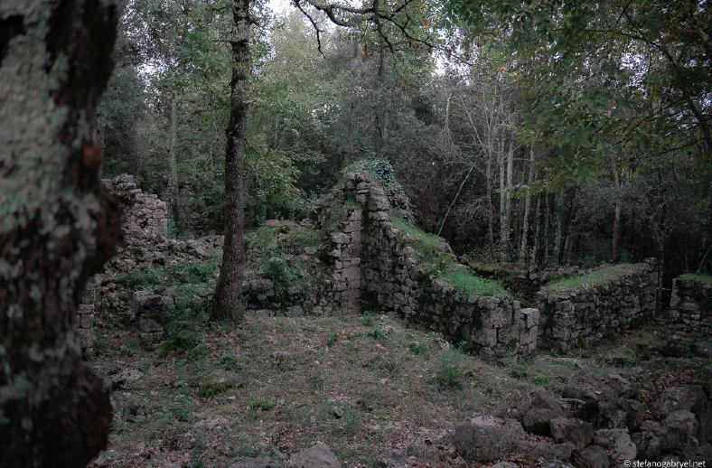 castelvecchio ancient village ruins near san gimignano3