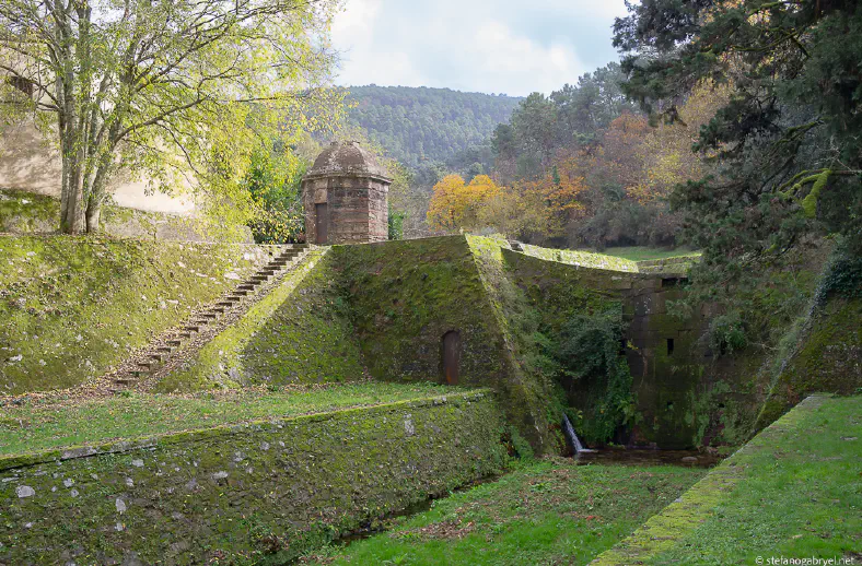 nottolini aqueduct waterfall