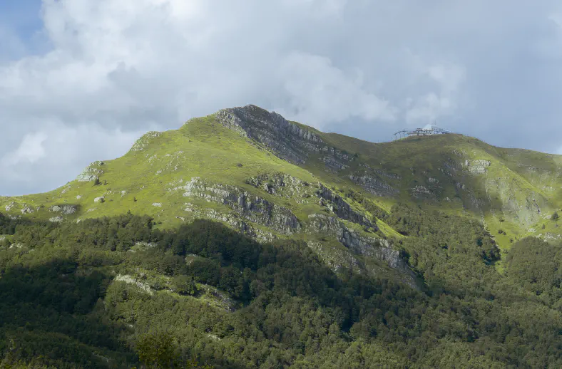mountains at lago nero2
